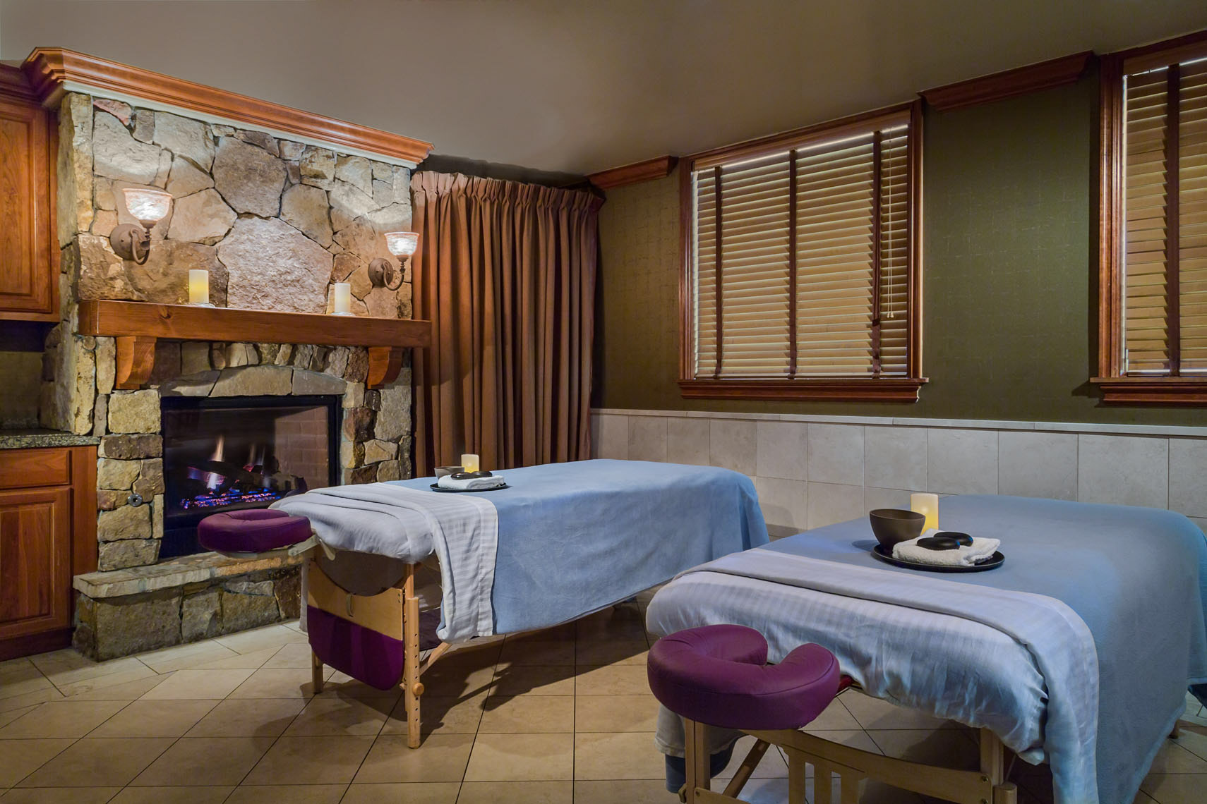 Valdoro-Mtn-Lodge-CO-Spa-Treatment-Room-1206-1037